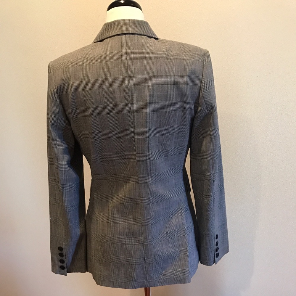 Blazer - Picture 3 of 4